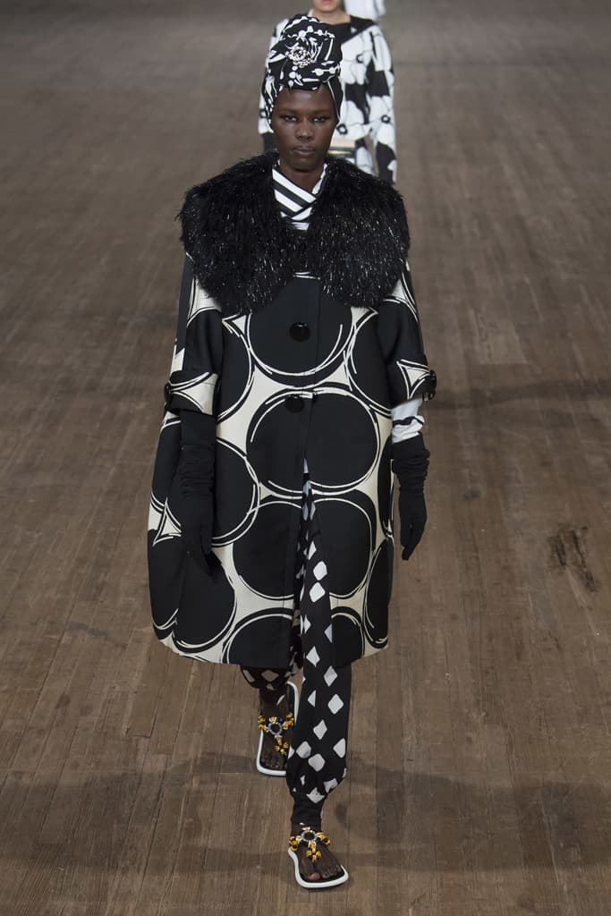 Marc Jacobs 2018 Spring Summer SS18 Collection NYFW New York Fashion Week MJ Kaia Gerber Kendall Jenner Gigi Hadid Bella Hadid Slick Woods Adwoa Aboah Taylor Hill Show