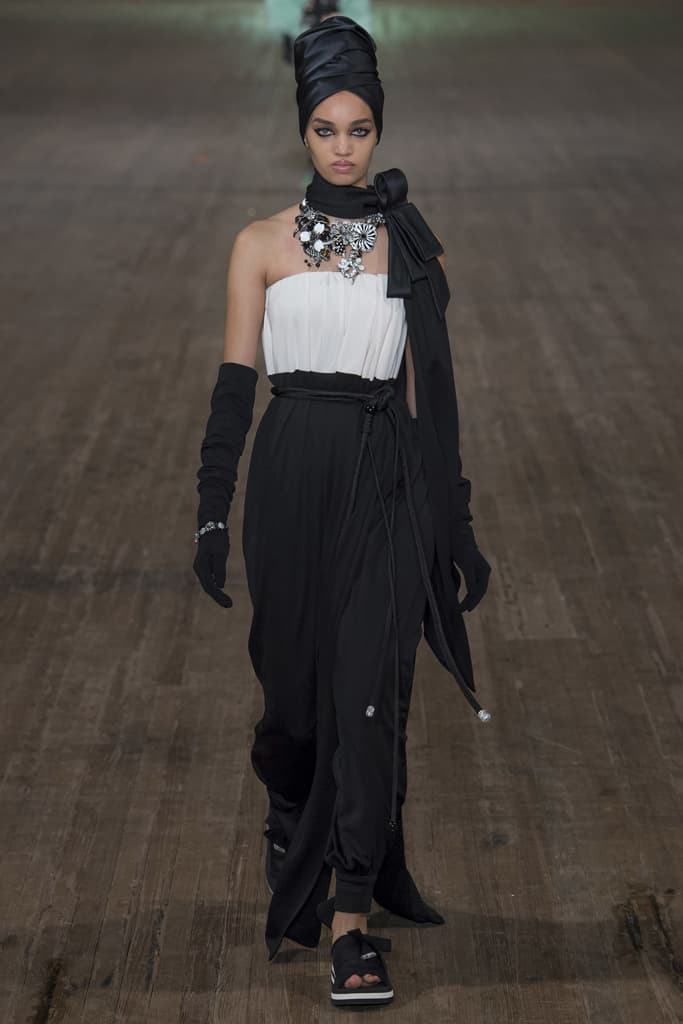 Marc Jacobs 2018 Spring Summer SS18 Collection NYFW New York Fashion Week MJ Kaia Gerber Kendall Jenner Gigi Hadid Bella Hadid Slick Woods Adwoa Aboah Taylor Hill Show
