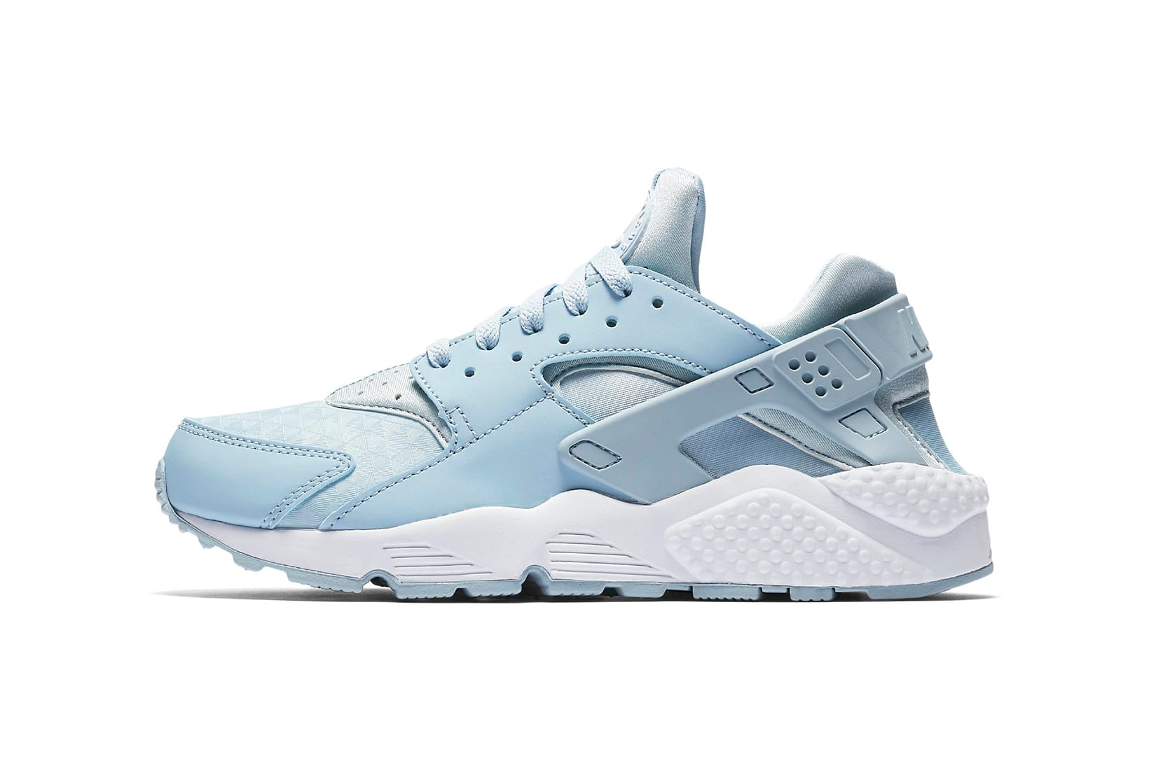 Nike Air Huarache Lightens up in Armory 