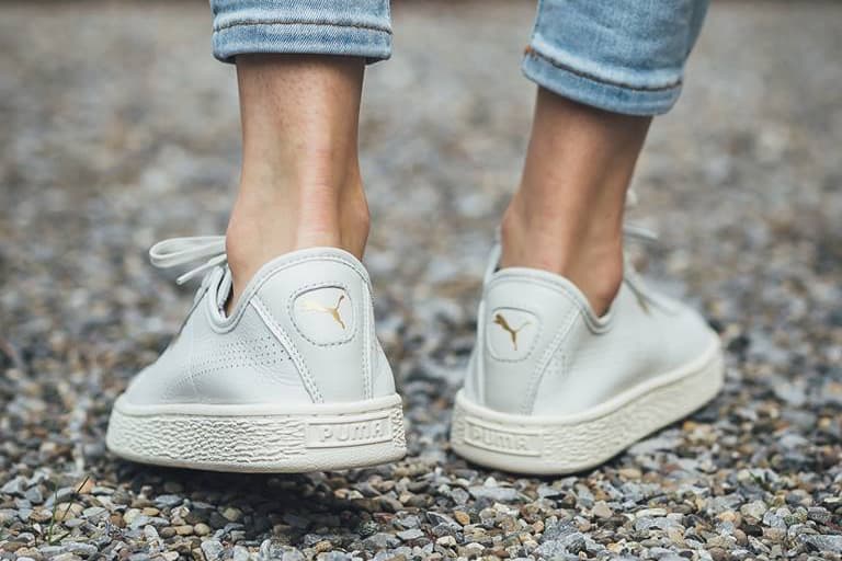 PUMA Basket Classic Whisper White Retro Minimalistic Sneaker Shoe Silhouette