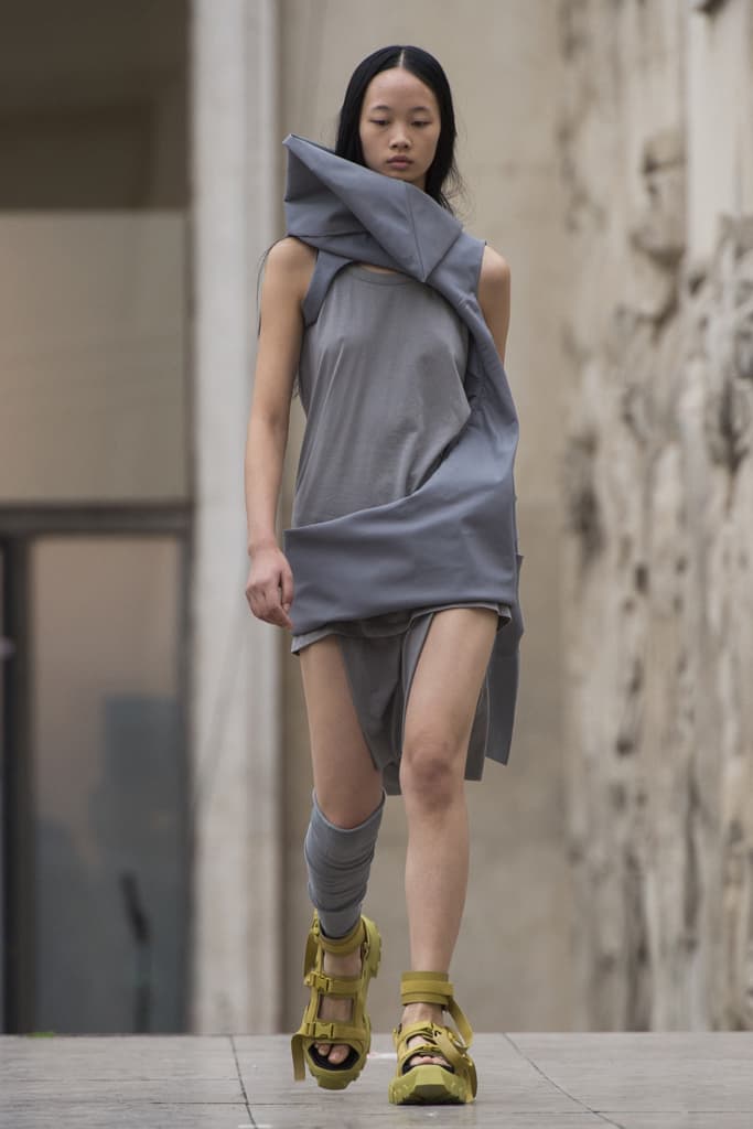 Rick Owens Spring Summer 2018 Show Paris Fashion Week Palais De Tokyo Runway Show Social Commentary Environmental Social Color Palette