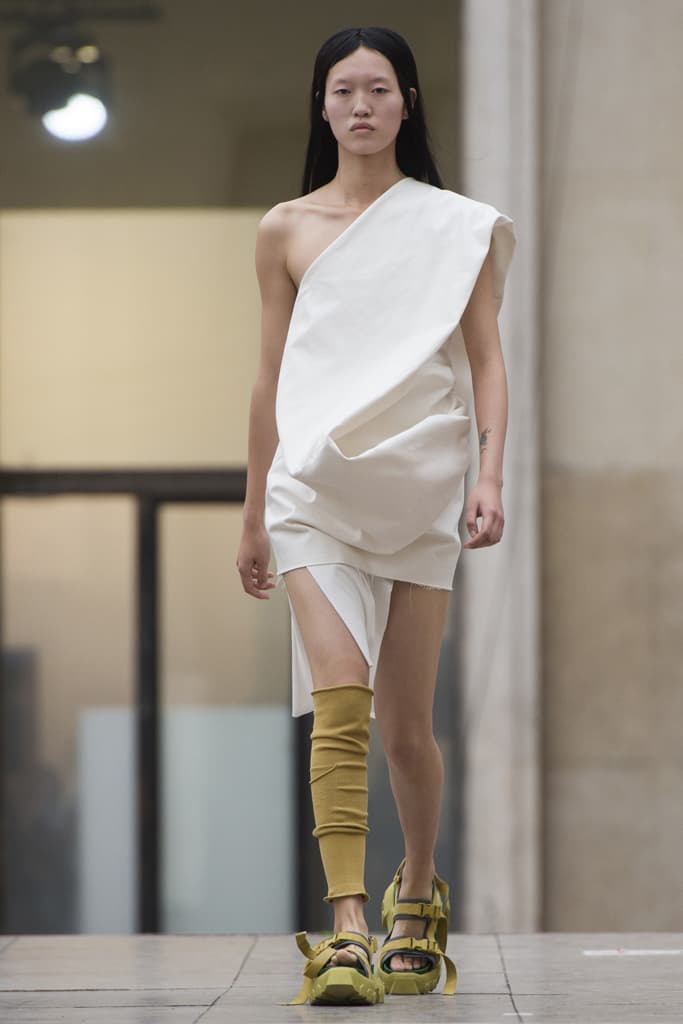 Rick Owens Spring Summer 2018 Show Paris Fashion Week Palais De Tokyo Runway Show Social Commentary Environmental Social Color Palette