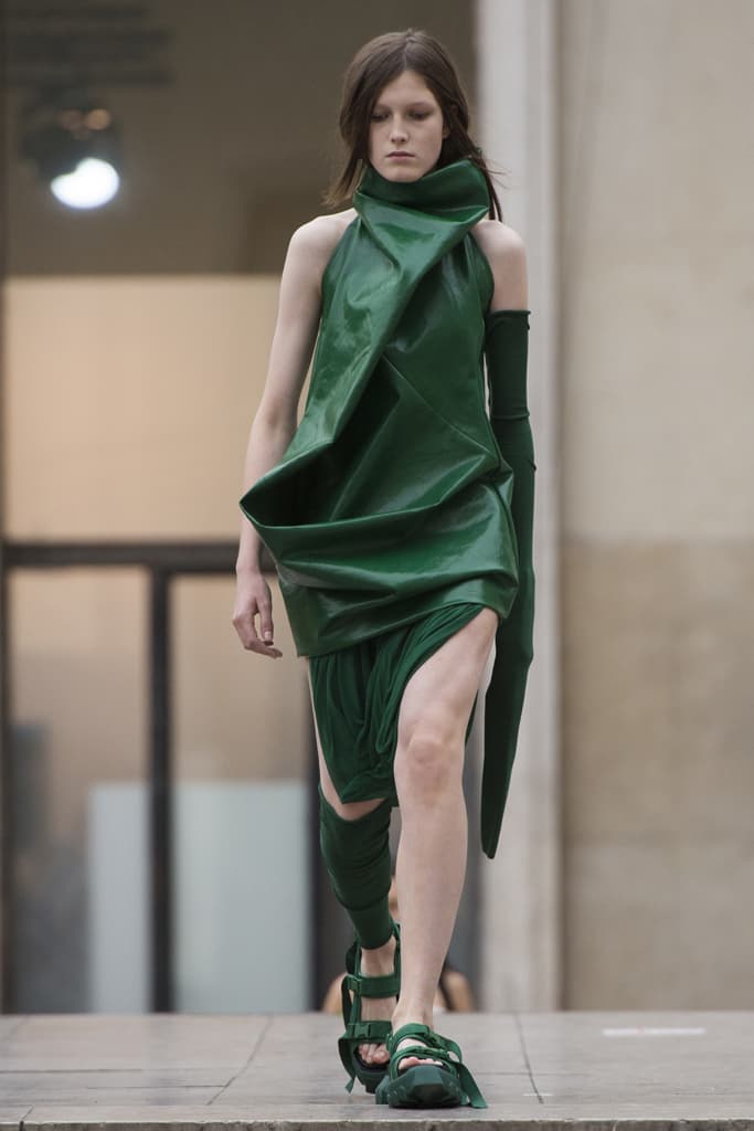 Rick Owens Spring Summer 2018 Show Paris Fashion Week Palais De Tokyo Runway Show Social Commentary Environmental Social Color Palette