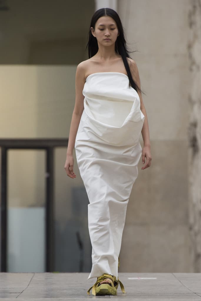 Rick Owens Spring Summer 2018 Show Paris Fashion Week Palais De Tokyo Runway Show Social Commentary Environmental Social Color Palette