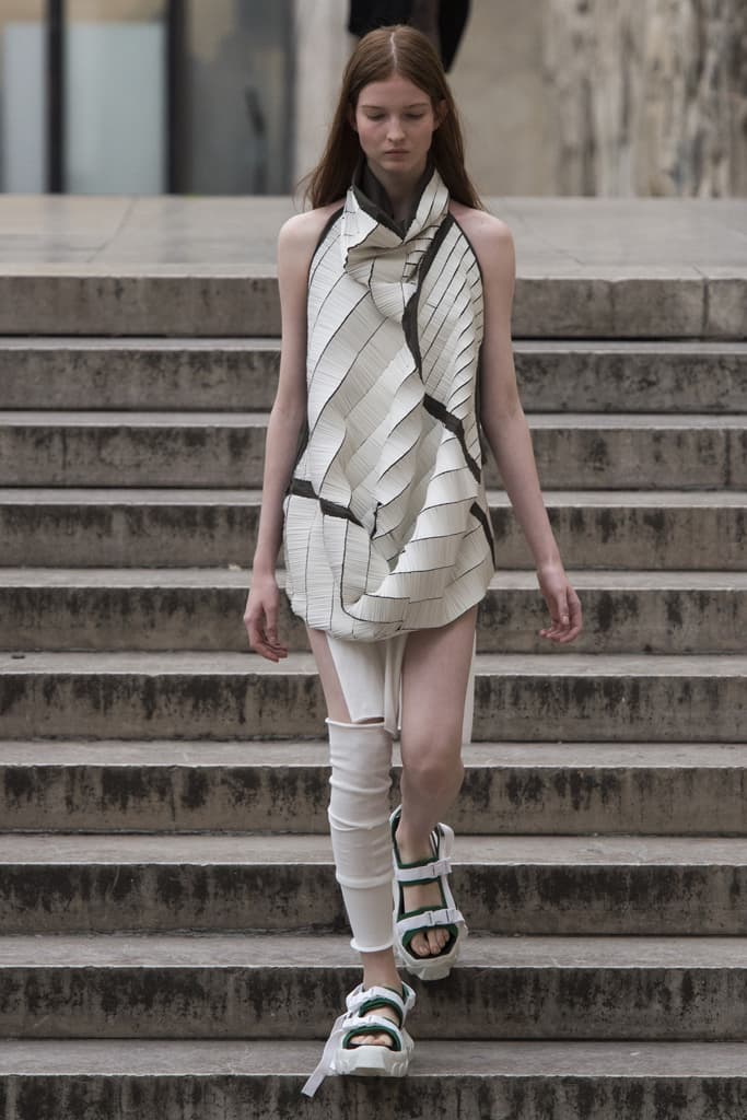 Rick Owens Spring Summer 2018 Show Paris Fashion Week Palais De Tokyo Runway Show Social Commentary Environmental Social Color Palette