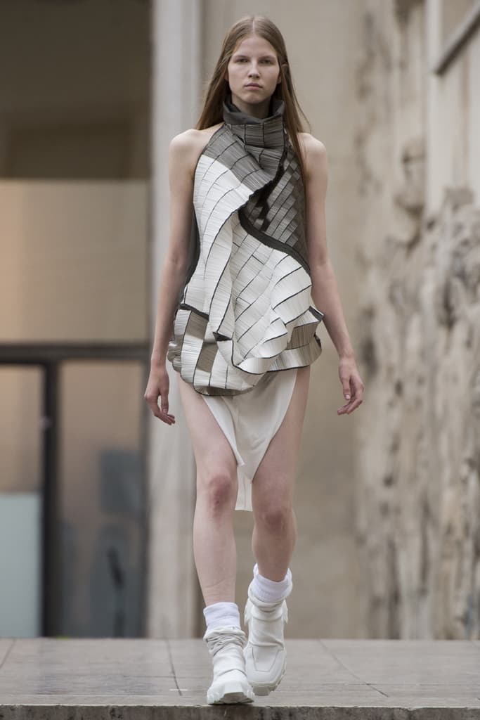 Rick Owens Spring Summer 2018 Show Paris Fashion Week Palais De Tokyo Runway Show Social Commentary Environmental Social Color Palette