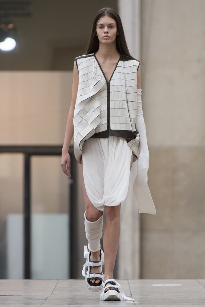 Rick Owens Spring Summer 2018 Show Paris Fashion Week Palais De Tokyo Runway Show Social Commentary Environmental Social Color Palette