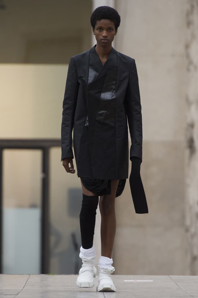 Rick Owens Spring Summer 2018 Show Paris Fashion Week Palais De Tokyo Runway Show Social Commentary Environmental Social Color Palette