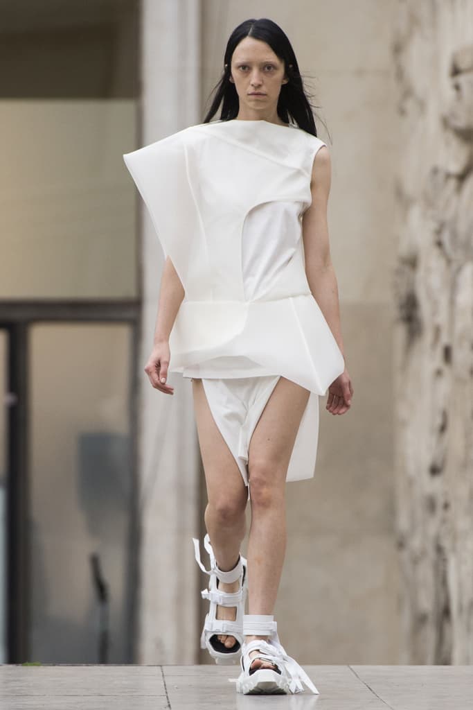 Rick Owens Spring Summer 2018 Show Paris Fashion Week Palais De Tokyo Runway Show Social Commentary Environmental Social Color Palette