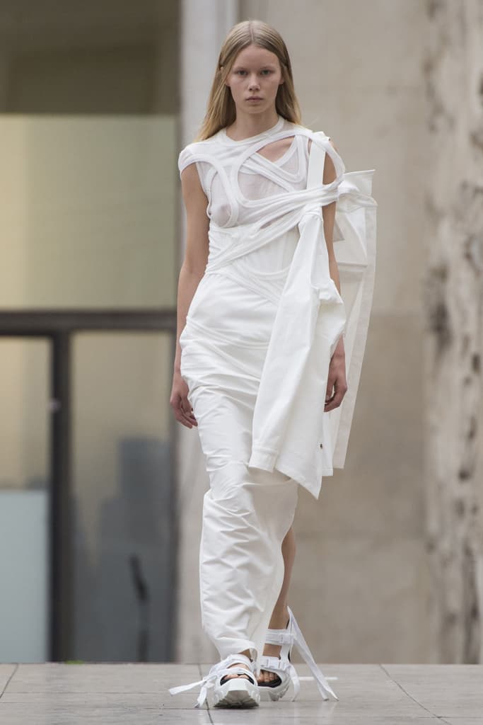 Rick Owens Spring Summer 2018 Show Paris Fashion Week Palais De Tokyo Runway Show Social Commentary Environmental Social Color Palette