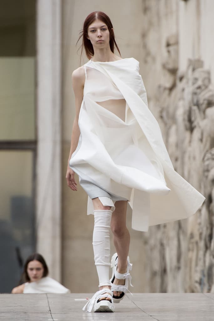 Rick Owens Spring Summer 2018 Show Paris Fashion Week Palais De Tokyo Runway Show Social Commentary Environmental Social Color Palette