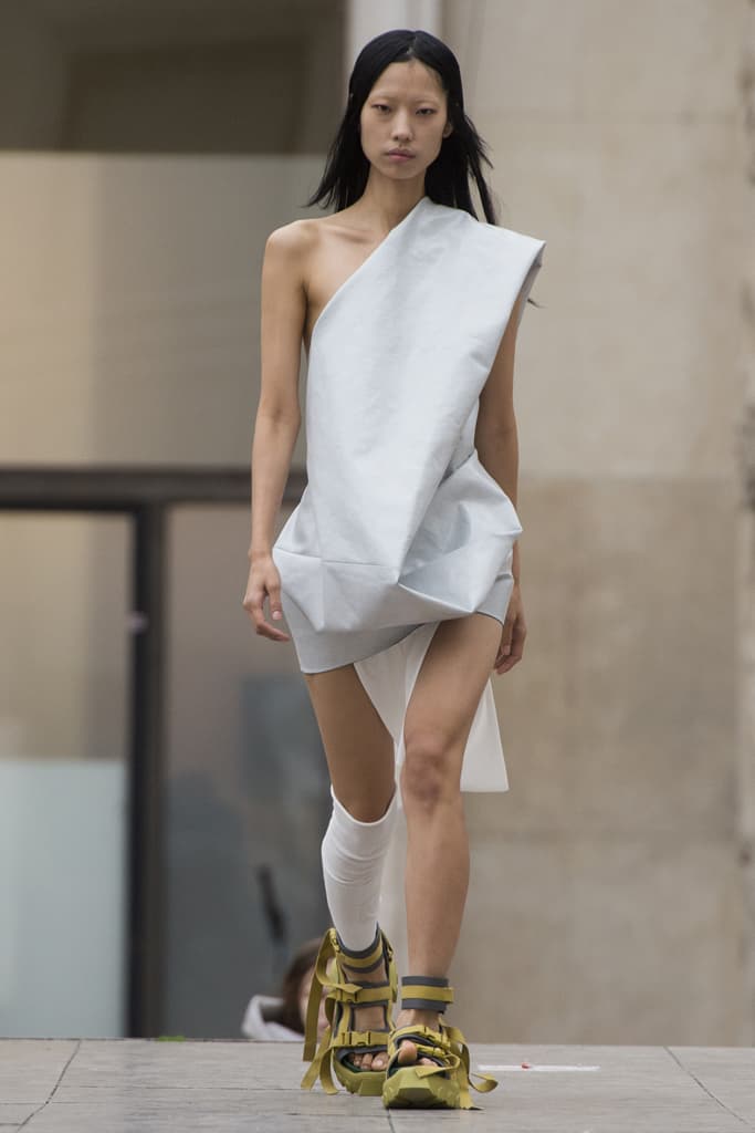 Rick Owens Spring Summer 2018 Show Paris Fashion Week Palais De Tokyo Runway Show Social Commentary Environmental Social Color Palette