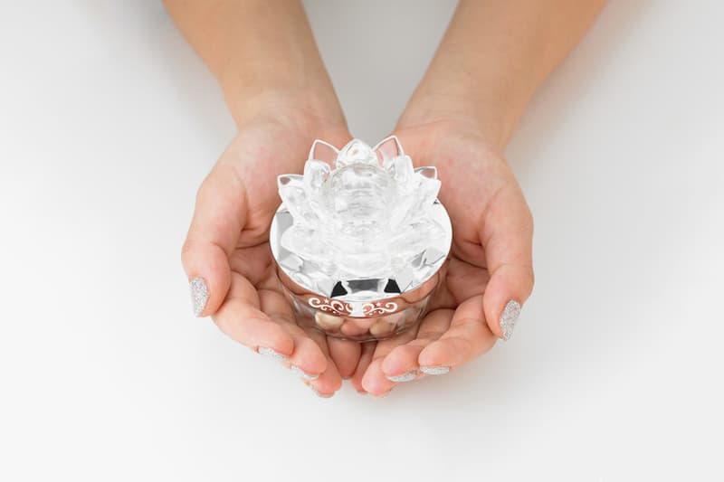 sailor moon silver crystal face powder bandai creer beaute
