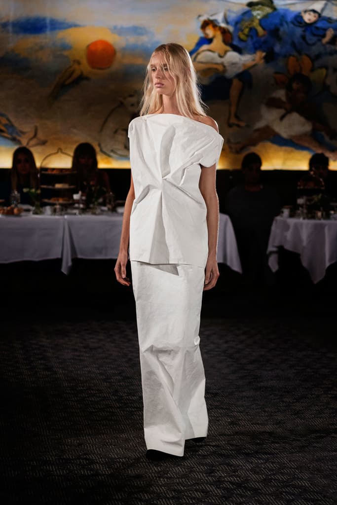 The Row Mary-Kate Ashley Olsen 2018 Spring Summer Collection NYFW New York Fashion Week Show Carlyle Hotel