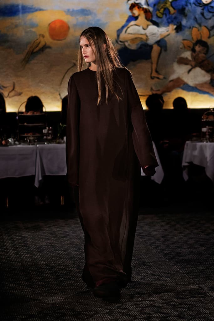 The Row Mary-Kate Ashley Olsen 2018 Spring Summer Collection NYFW New York Fashion Week Show Carlyle Hotel
