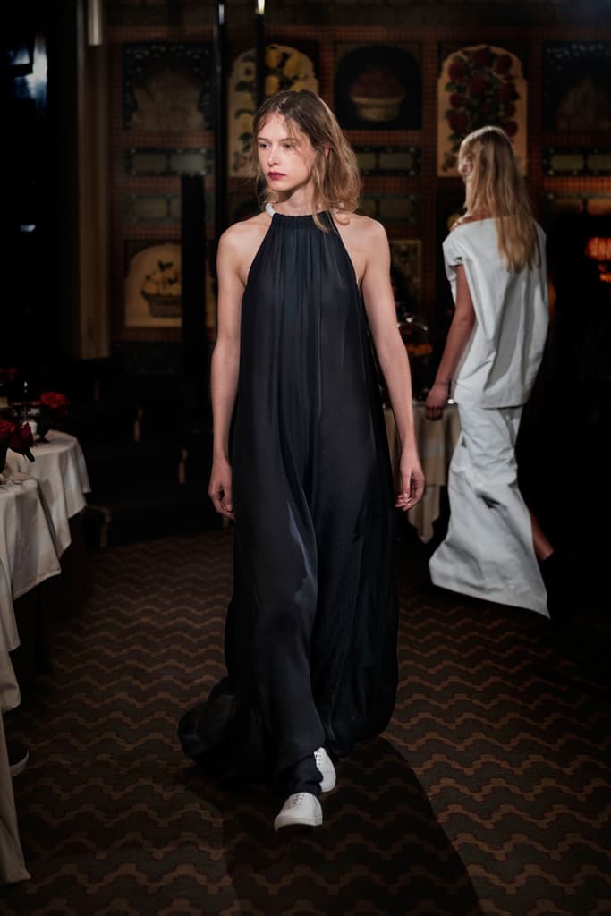 The Row Mary-Kate Ashley Olsen 2018 Spring Summer Collection NYFW New York Fashion Week Show Carlyle Hotel