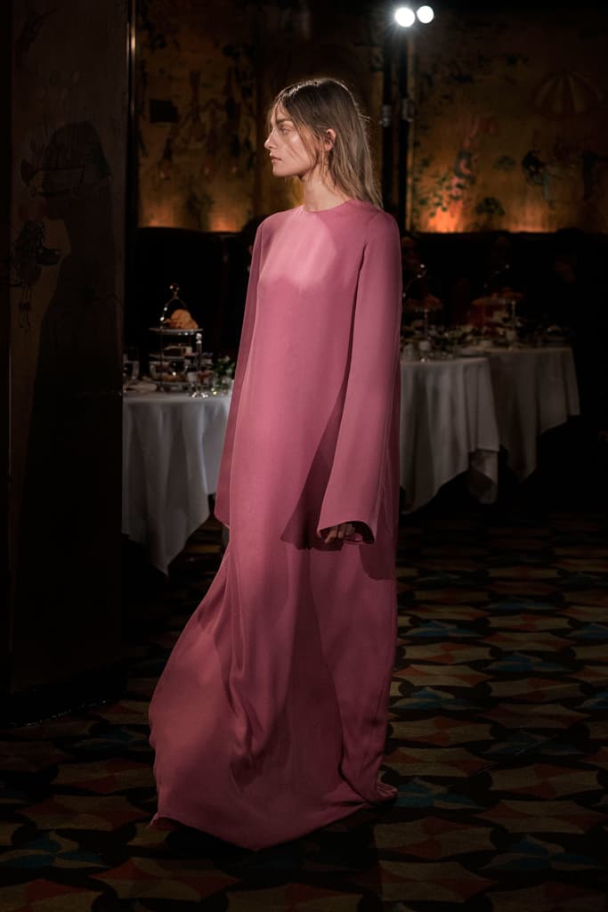 The Row Mary-Kate Ashley Olsen 2018 Spring Summer Collection NYFW New York Fashion Week Show Carlyle Hotel
