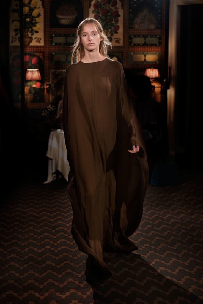 The Row Mary-Kate Ashley Olsen 2018 Spring Summer Collection NYFW New York Fashion Week Show Carlyle Hotel