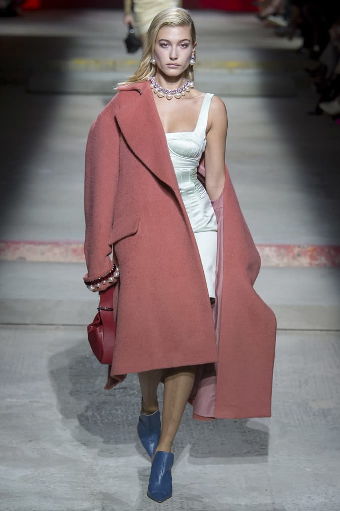 Topshop Unique Spring 2018 Collection London Fashion Week LFW Show Adwoa Aboah Hailey Baldwin Jourdan Dunn Joan Smalls Fashion