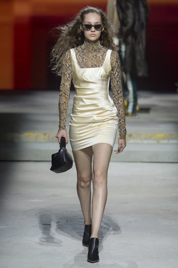 Topshop Unique Spring 2018 Collection London Fashion Week LFW Show Adwoa Aboah Hailey Baldwin Jourdan Dunn Joan Smalls Fashion