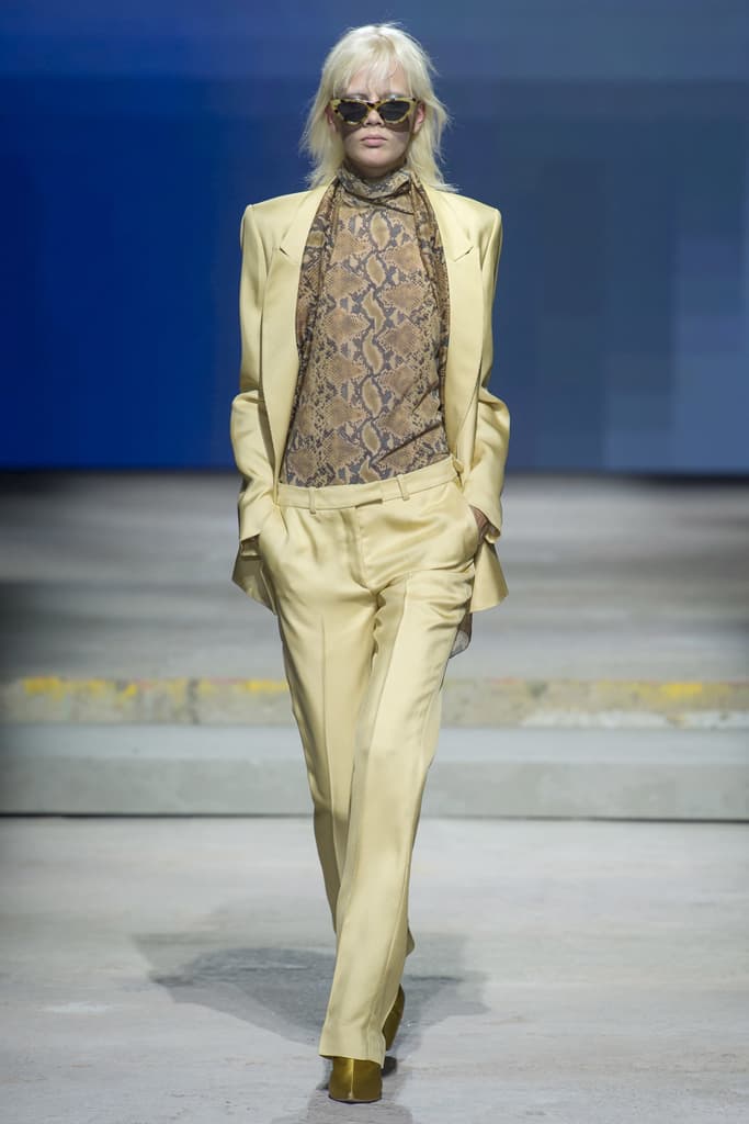 Topshop Unique Spring 2018 Collection London Fashion Week LFW Show Adwoa Aboah Hailey Baldwin Jourdan Dunn Joan Smalls Fashion