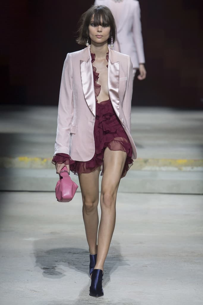 Topshop Unique Spring 2018 Collection London Fashion Week LFW Show Adwoa Aboah Hailey Baldwin Jourdan Dunn Joan Smalls Fashion