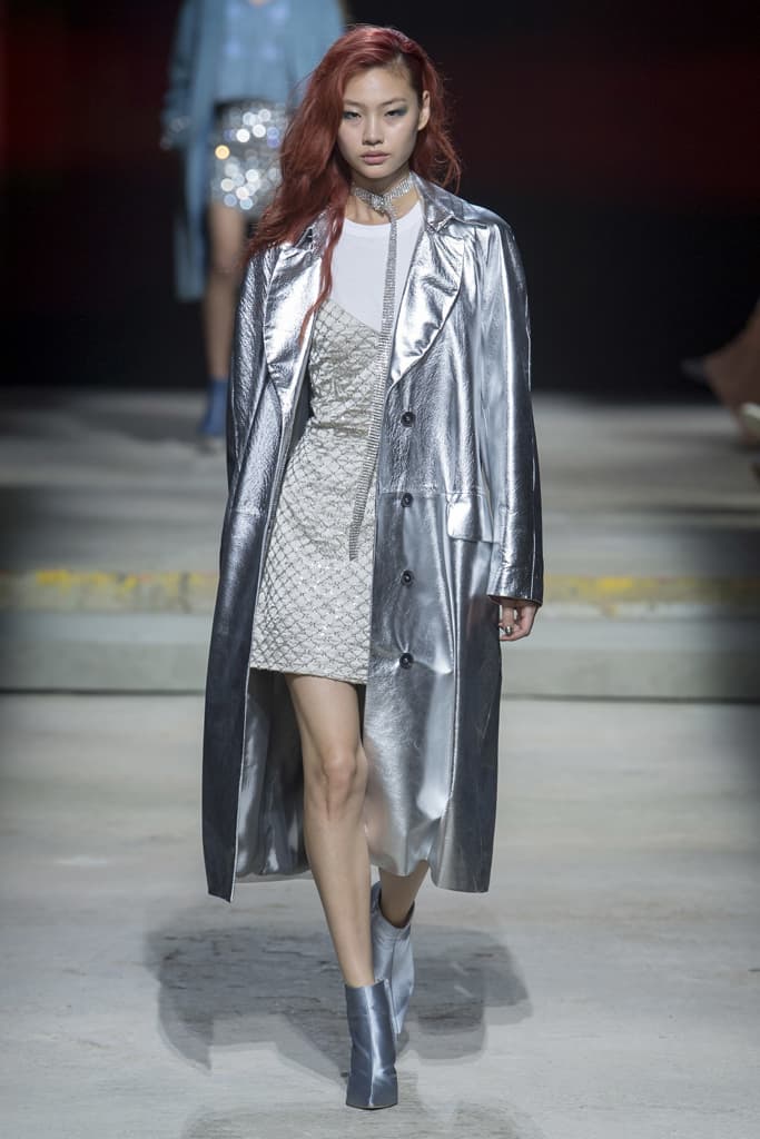 Topshop Unique Spring 2018 Collection London Fashion Week LFW Show Adwoa Aboah Hailey Baldwin Jourdan Dunn Joan Smalls Fashion