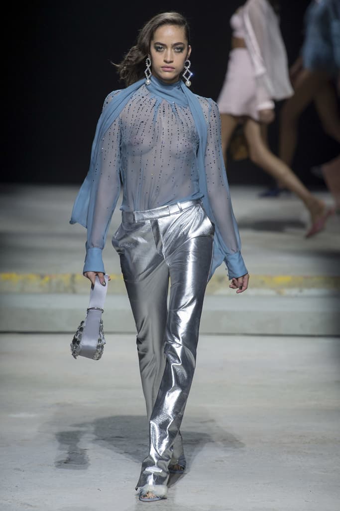 Topshop Unique Spring 2018 Collection London Fashion Week LFW Show Adwoa Aboah Hailey Baldwin Jourdan Dunn Joan Smalls Fashion