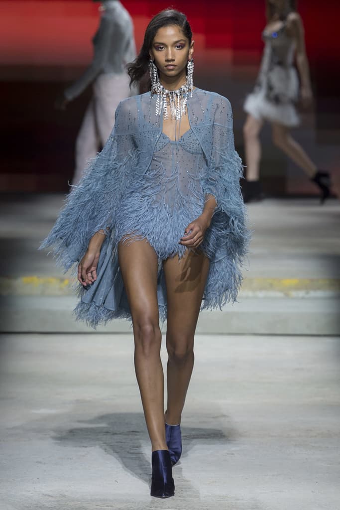 Topshop Unique Spring 2018 Collection London Fashion Week LFW Show Adwoa Aboah Hailey Baldwin Jourdan Dunn Joan Smalls Fashion