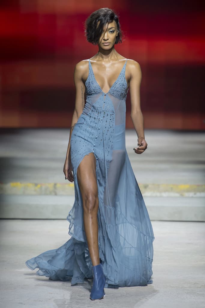 Topshop Unique Spring 2018 Collection London Fashion Week LFW Show Adwoa Aboah Hailey Baldwin Jourdan Dunn Joan Smalls Fashion