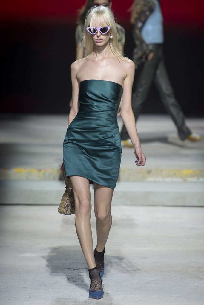 Topshop Unique Spring 2018 Collection London Fashion Week LFW Show Adwoa Aboah Hailey Baldwin Jourdan Dunn Joan Smalls Fashion