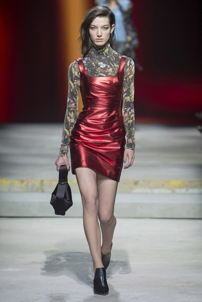 Topshop Unique Spring 2018 Collection London Fashion Week LFW Show Adwoa Aboah Hailey Baldwin Jourdan Dunn Joan Smalls Fashion