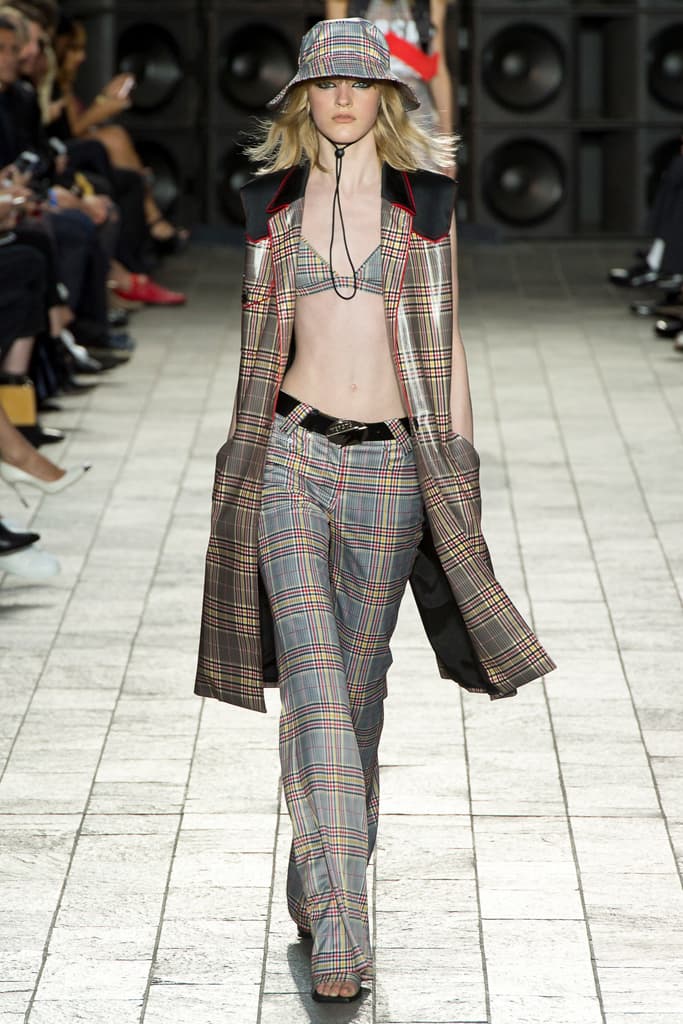 Versus Versace Donatella Spring 2018 Ready To Wear London Fashion Week Adwoa Aboah 90s Plaid Collection