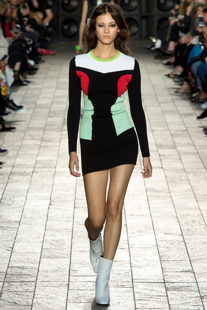 Versus Versace Donatella Spring 2018 Ready To Wear London Fashion Week Adwoa Aboah 90s Plaid Collection