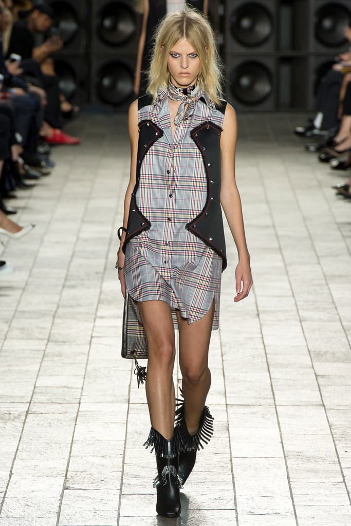 Versus Versace Donatella Spring 2018 Ready To Wear London Fashion Week Adwoa Aboah 90s Plaid Collection