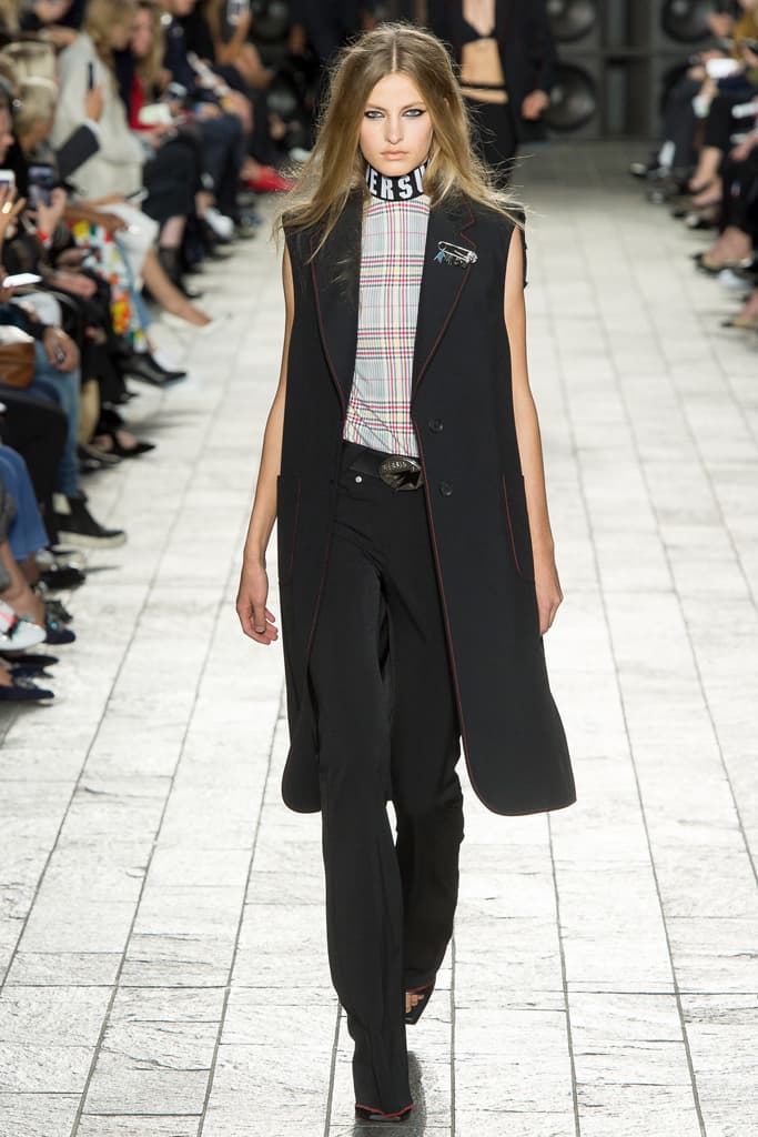 Versus Versace Donatella Spring 2018 Ready To Wear London Fashion Week Adwoa Aboah 90s Plaid Collection