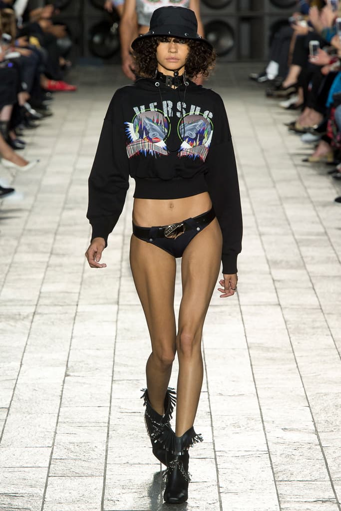 Versus Versace Donatella Spring 2018 Ready To Wear London Fashion Week Adwoa Aboah 90s Plaid Collection