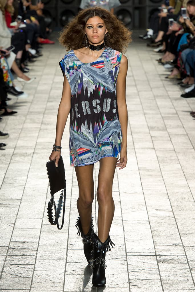 Versus Versace Donatella Spring 2018 Ready To Wear London Fashion Week Adwoa Aboah 90s Plaid Collection