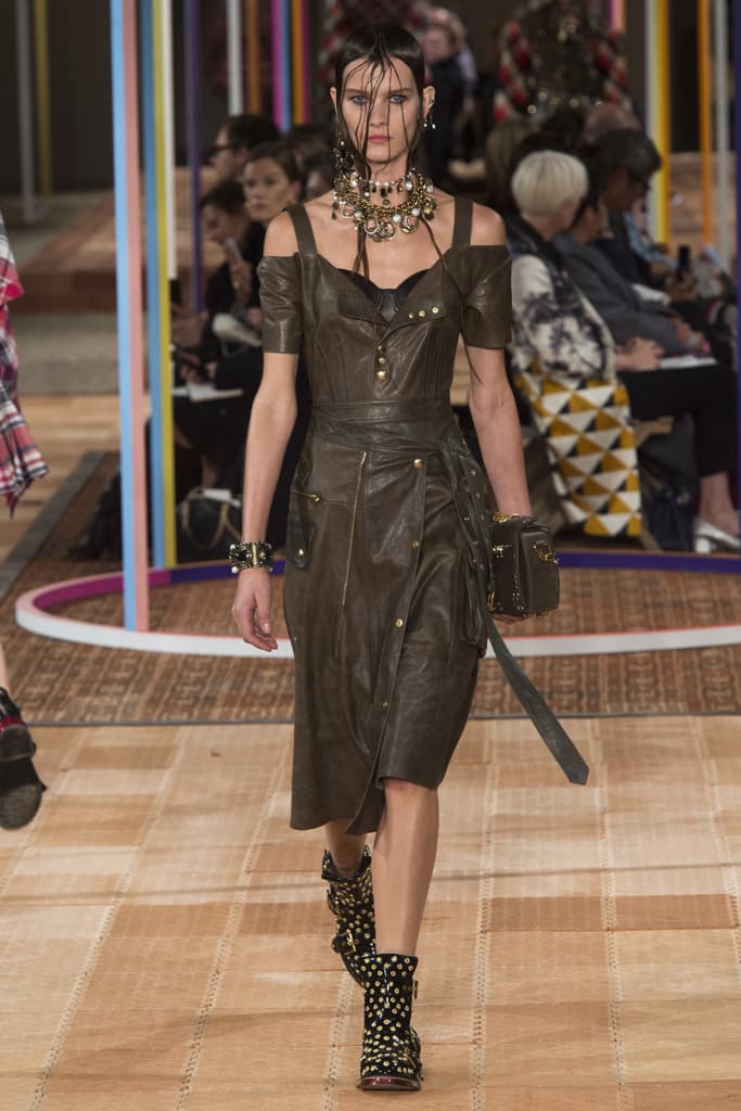 Alexander McQueen Spring Summer 2018 Show Ready To Wear Paris Fashion Week Sarah Burton Floral Garden Textile Technique Flowers Embroidery