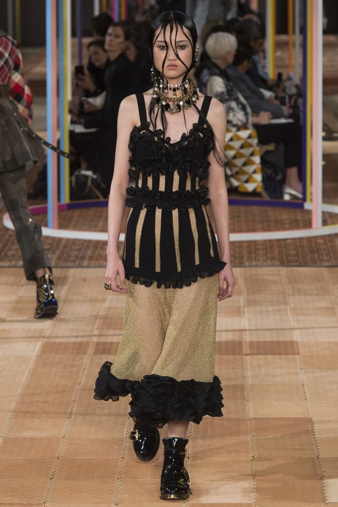 Alexander McQueen Spring Summer 2018 Show Ready To Wear Paris Fashion Week Sarah Burton Floral Garden Textile Technique Flowers Embroidery