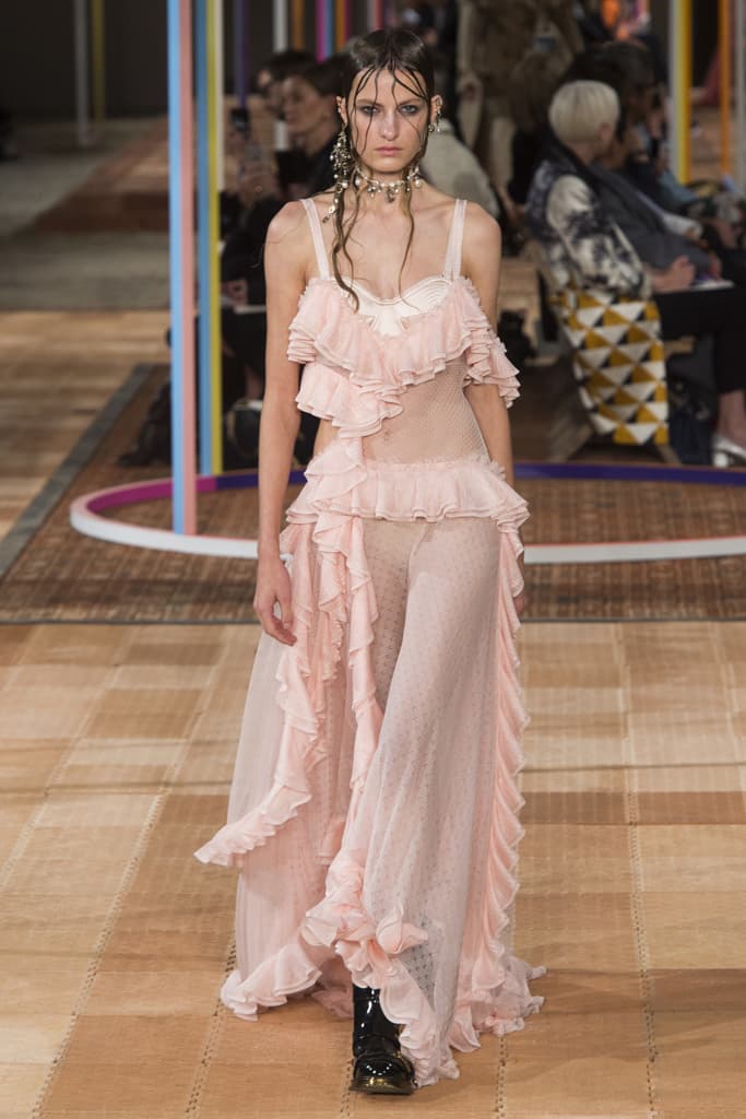 Alexander McQueen Spring Summer 2018 Show Ready To Wear Paris Fashion Week Sarah Burton Floral Garden Textile Technique Flowers Embroidery