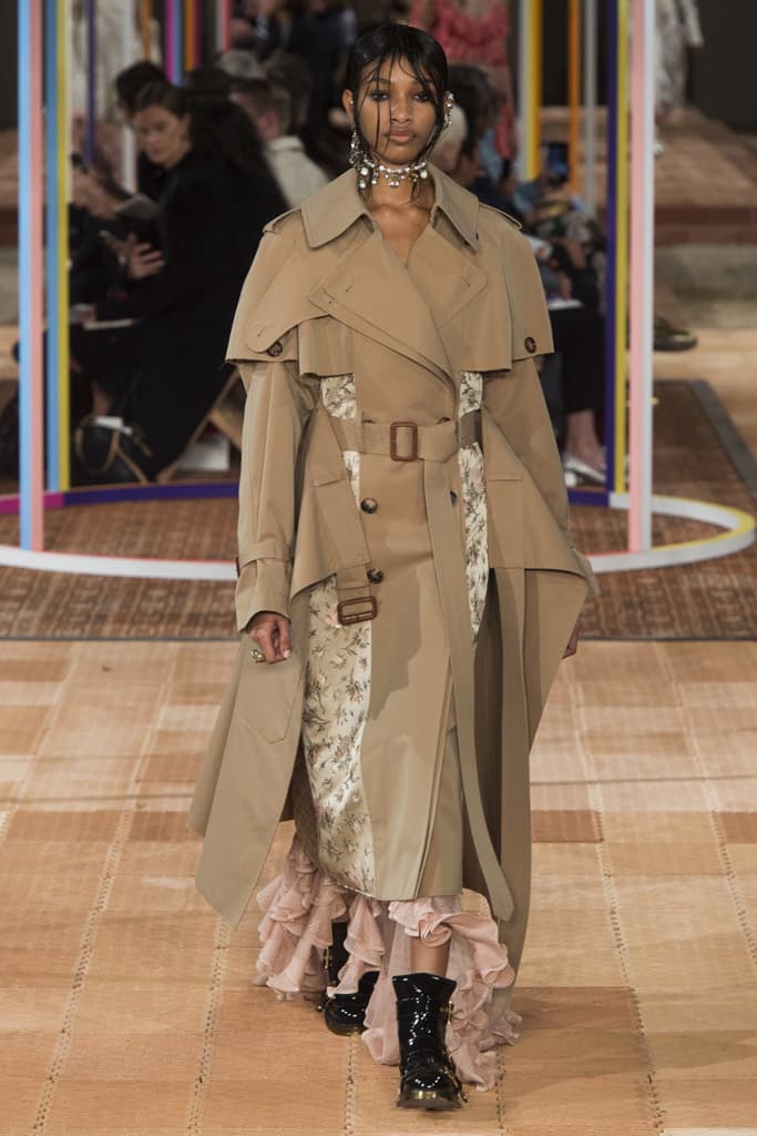 Alexander McQueen Spring Summer 2018 Show Ready To Wear Paris Fashion Week Sarah Burton Floral Garden Textile Technique Flowers Embroidery