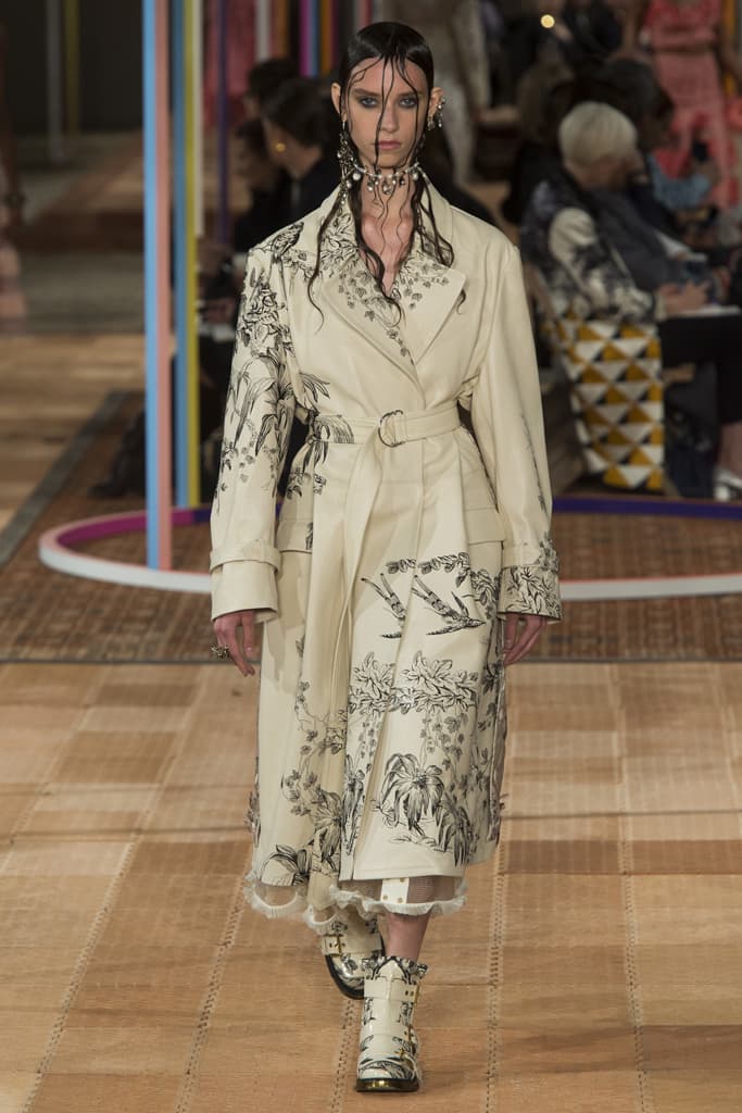 Alexander McQueen Spring Summer 2018 Show Ready To Wear Paris Fashion Week Sarah Burton Floral Garden Textile Technique Flowers Embroidery