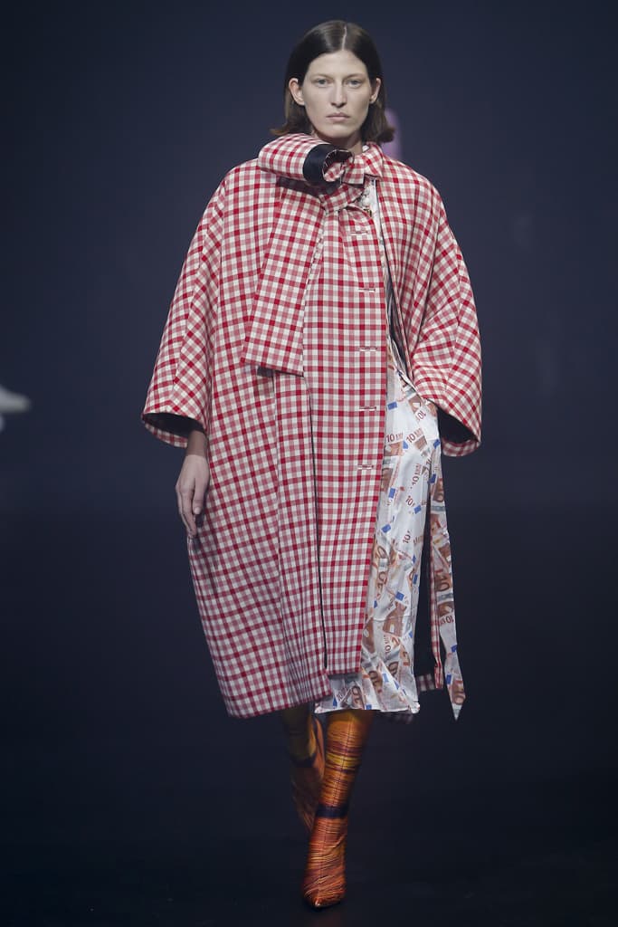 Balenciaga Spring Summer 2018 Runway Show Recap Platform Crocs Foam Demna Gvasalia PFW Paris Fashion Week Fanny Pack Vetements