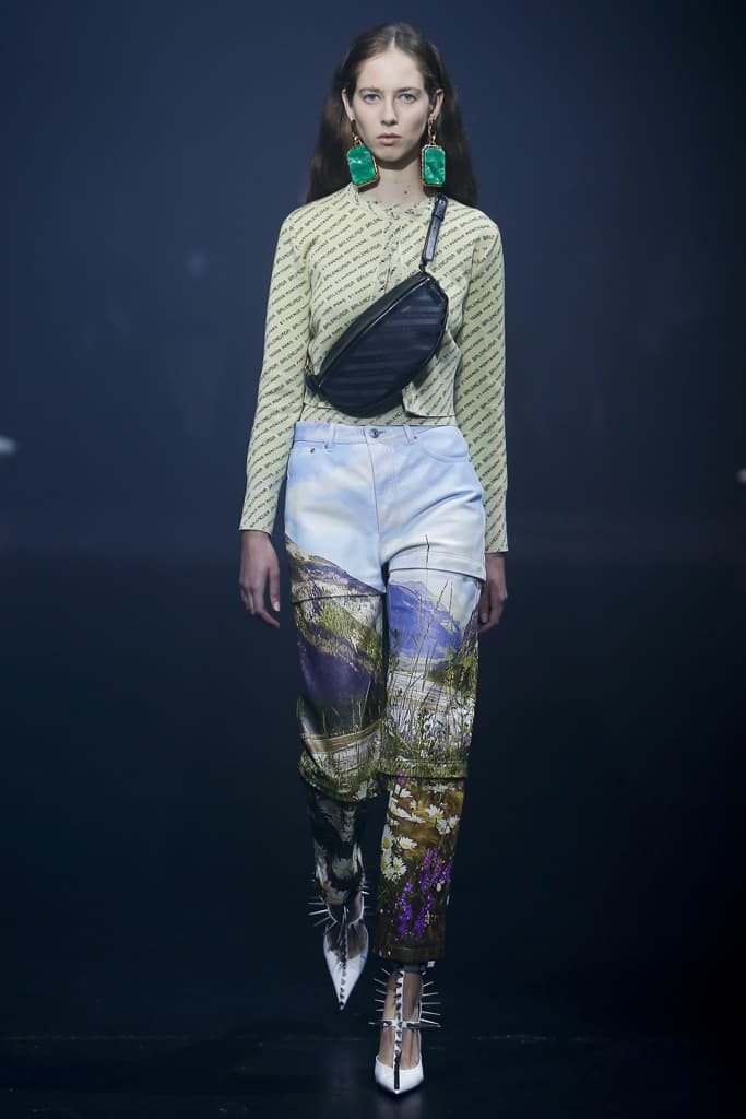 Balenciaga Spring Summer 2018 Runway Show Recap Platform Crocs Foam Demna Gvasalia PFW Paris Fashion Week Fanny Pack Vetements