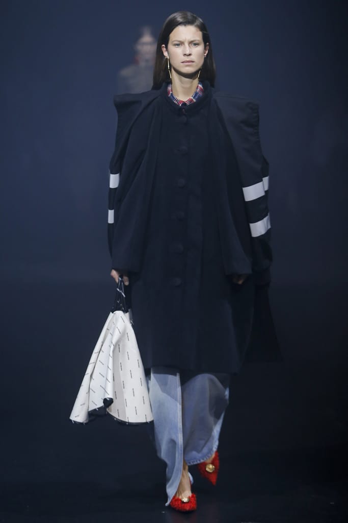 balenciaga crocs runway