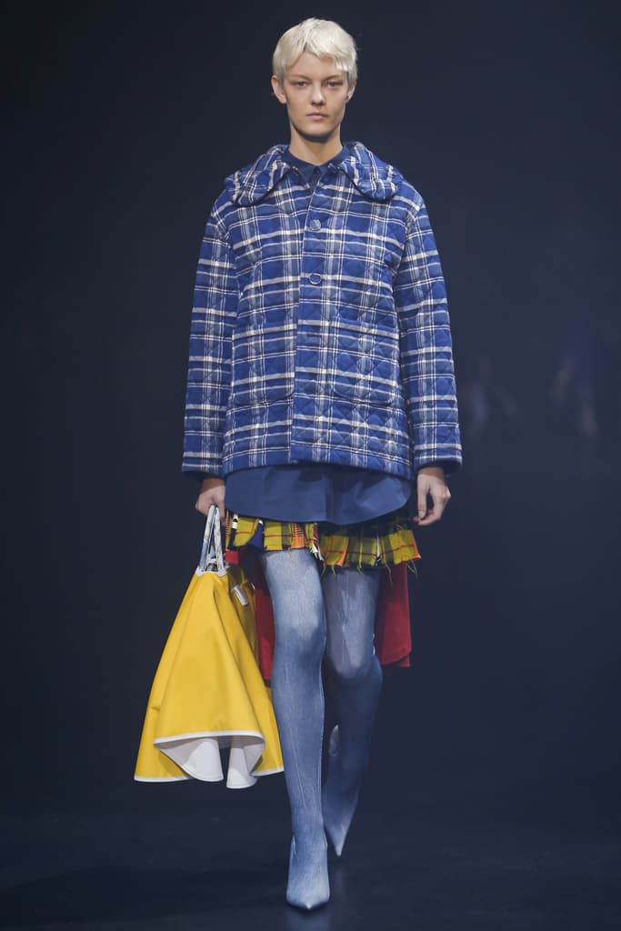 Balenciaga Spring Summer 2018 Runway Show Recap Platform Crocs Foam Demna Gvasalia PFW Paris Fashion Week Fanny Pack Vetements