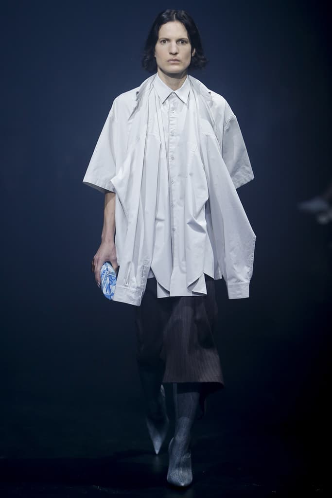 Balenciaga Spring Summer 2018 Runway Show Recap Platform Crocs Foam Demna Gvasalia PFW Paris Fashion Week Fanny Pack Vetements