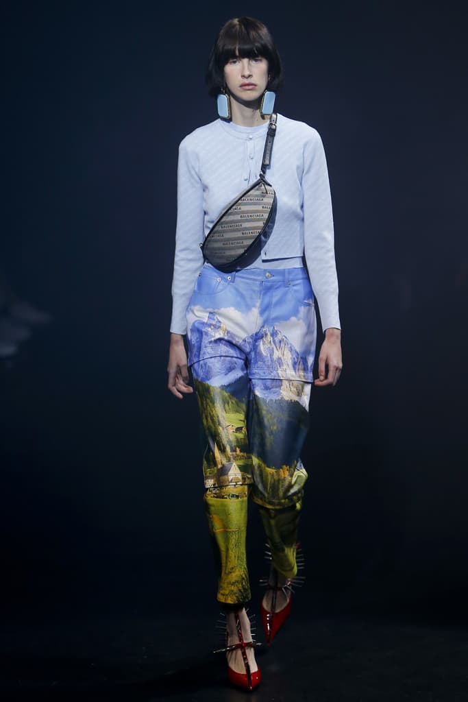 Balenciaga Spring Summer 2018 Runway Show Recap Platform Crocs Foam Demna Gvasalia PFW Paris Fashion Week Fanny Pack Vetements