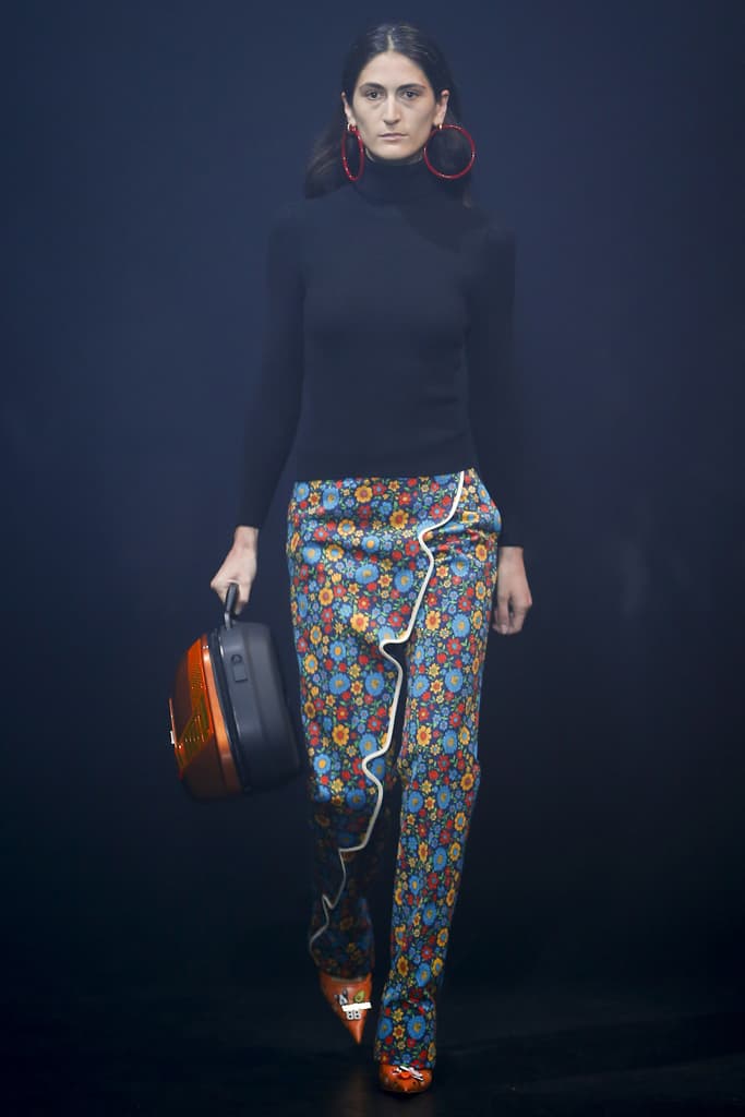 Balenciaga Spring Summer 2018 Runway Show Recap Platform Crocs Foam Demna Gvasalia PFW Paris Fashion Week Fanny Pack Vetements